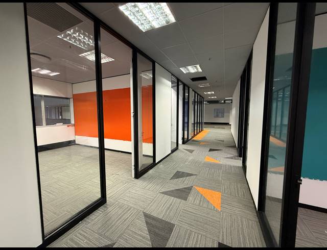 1,465M² OFFICE TO LET IN ROSEBANK